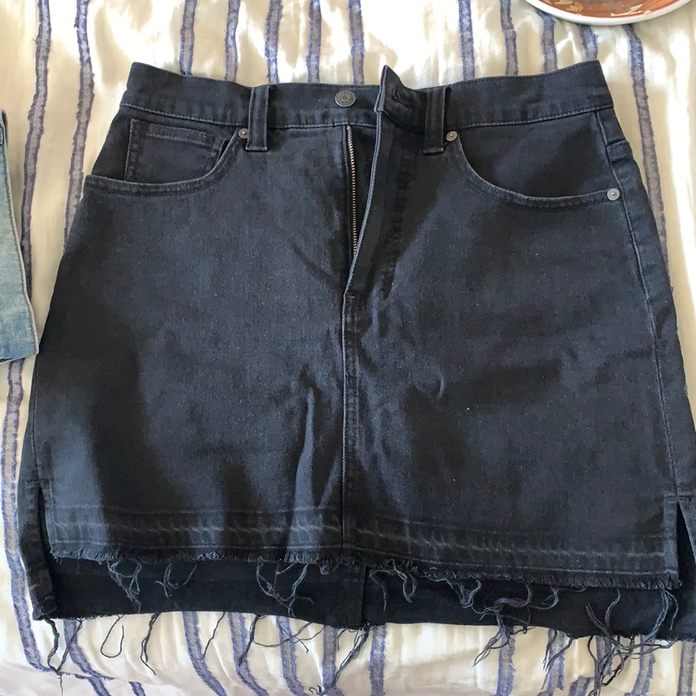 Selling madewell black denim skirt